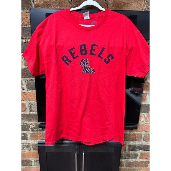 Rivalry Threads Ole Miss Rebels NWT Unisex short sleeve T shirt Red XL - Picture 1 of 5